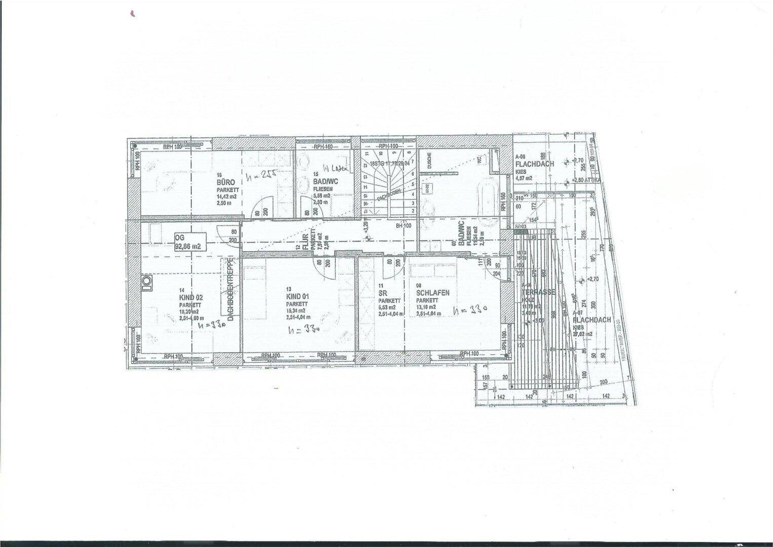 Grundriss des Obergeschosses mit mehreren Schlafzimmern und Balkonzugang.