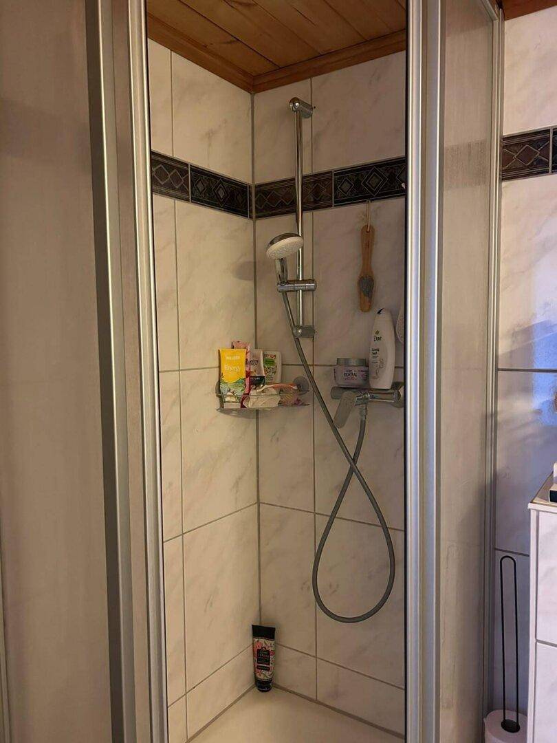 Badezimmer - Gemütliche 1,5 Zimmer Galeriewohnung direkt im Zentrum Miete Oberndorf bei Salzburg