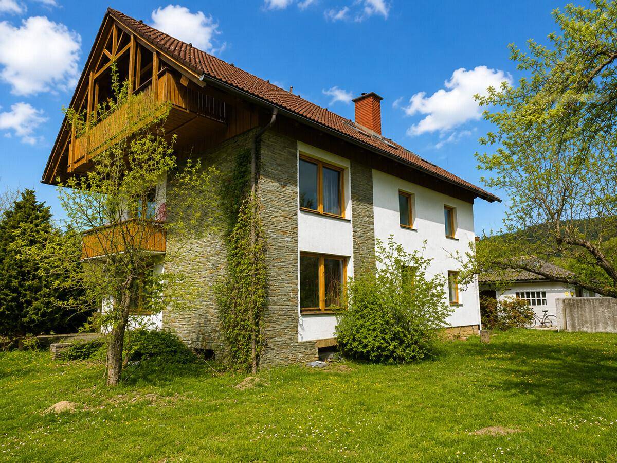 Großzügiges Ein- od. Zweifamilienhaus mit gepflegter Gartenlandschaft #Familientraum #Grün #Sonnig - Ansicht 2