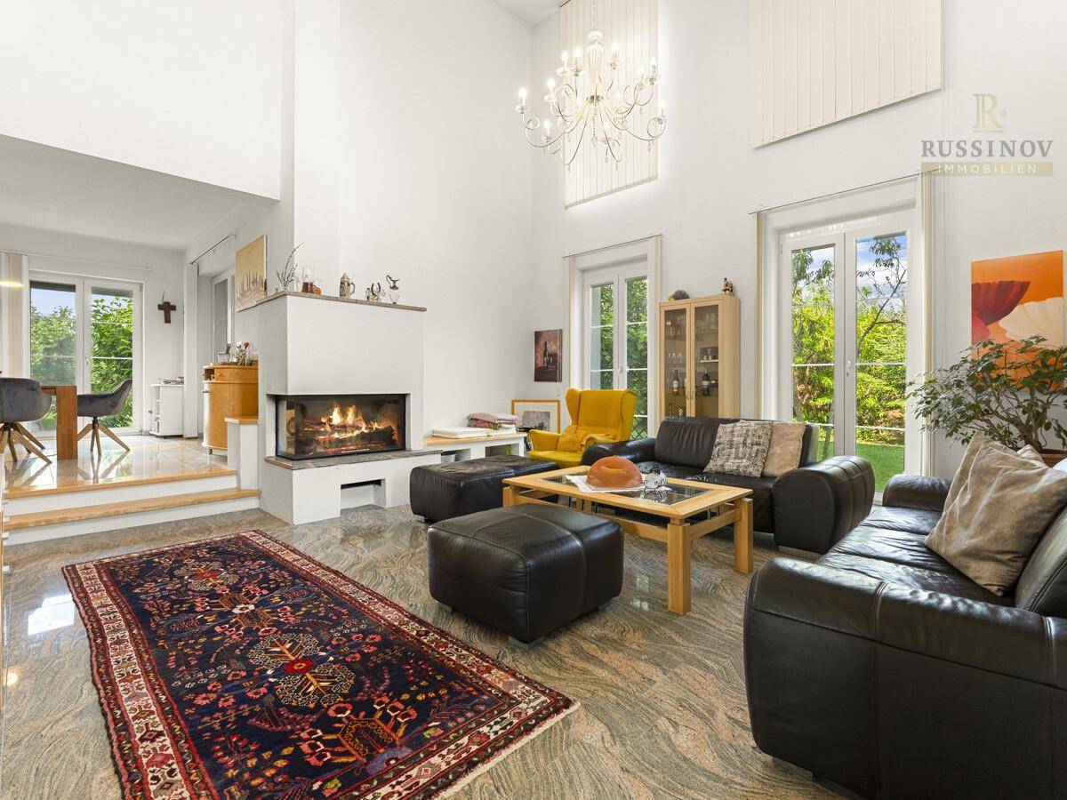 Wohnzimmer mit Kamin