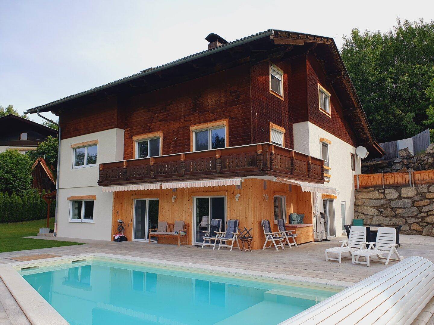 Haus Südansicht mit Pool