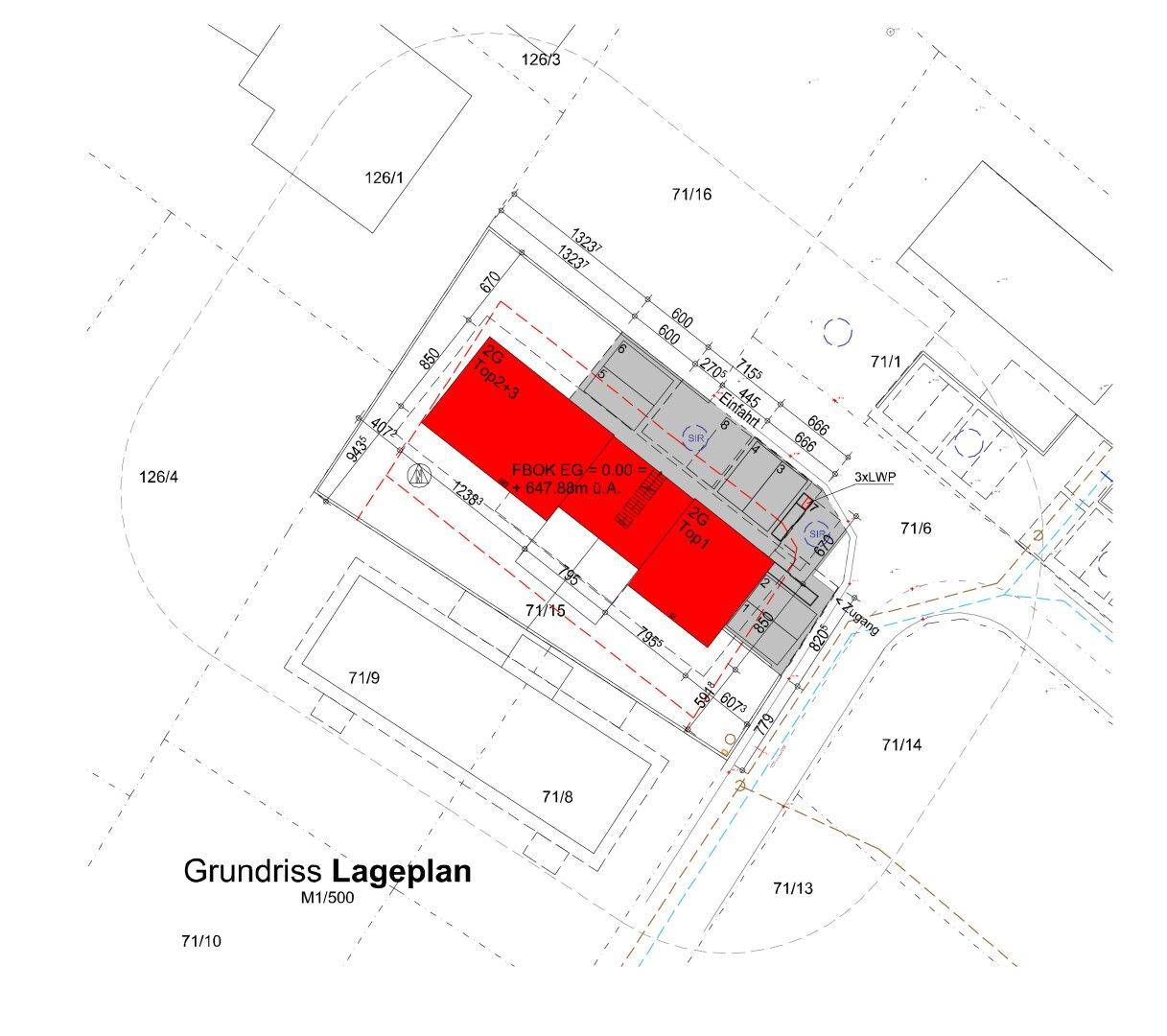 Lageplan des Grundstücks mit der Position des Gebäudes und umliegenden Parzellen.