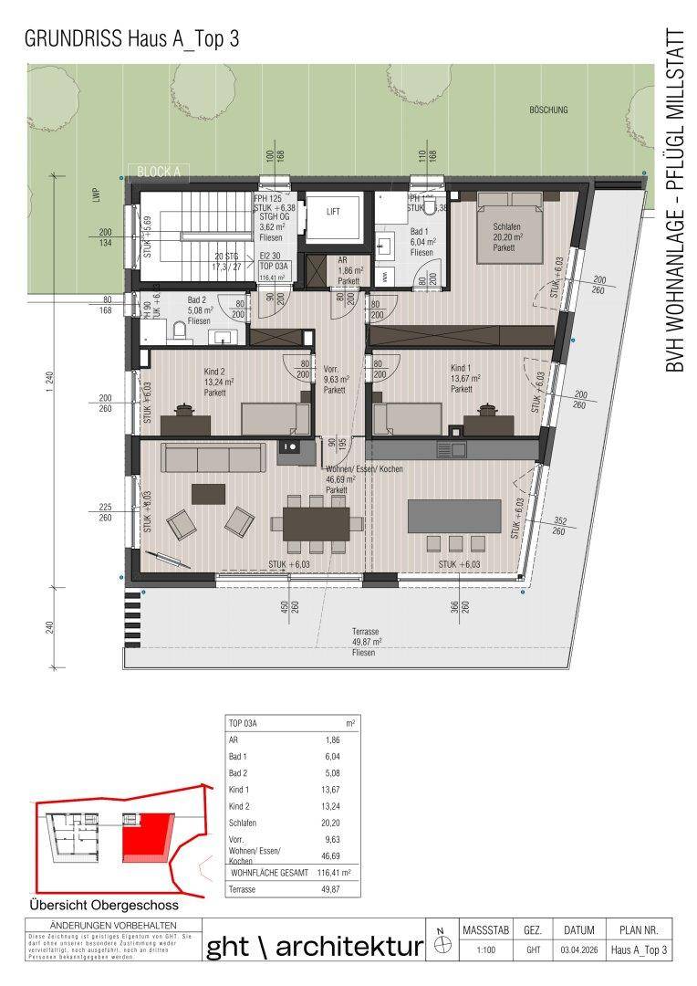 Grundriss des Obergeschosses mit offenem Wohnbereich, drei Schlafzimmern, zwei Bädern und großer Terrasse.