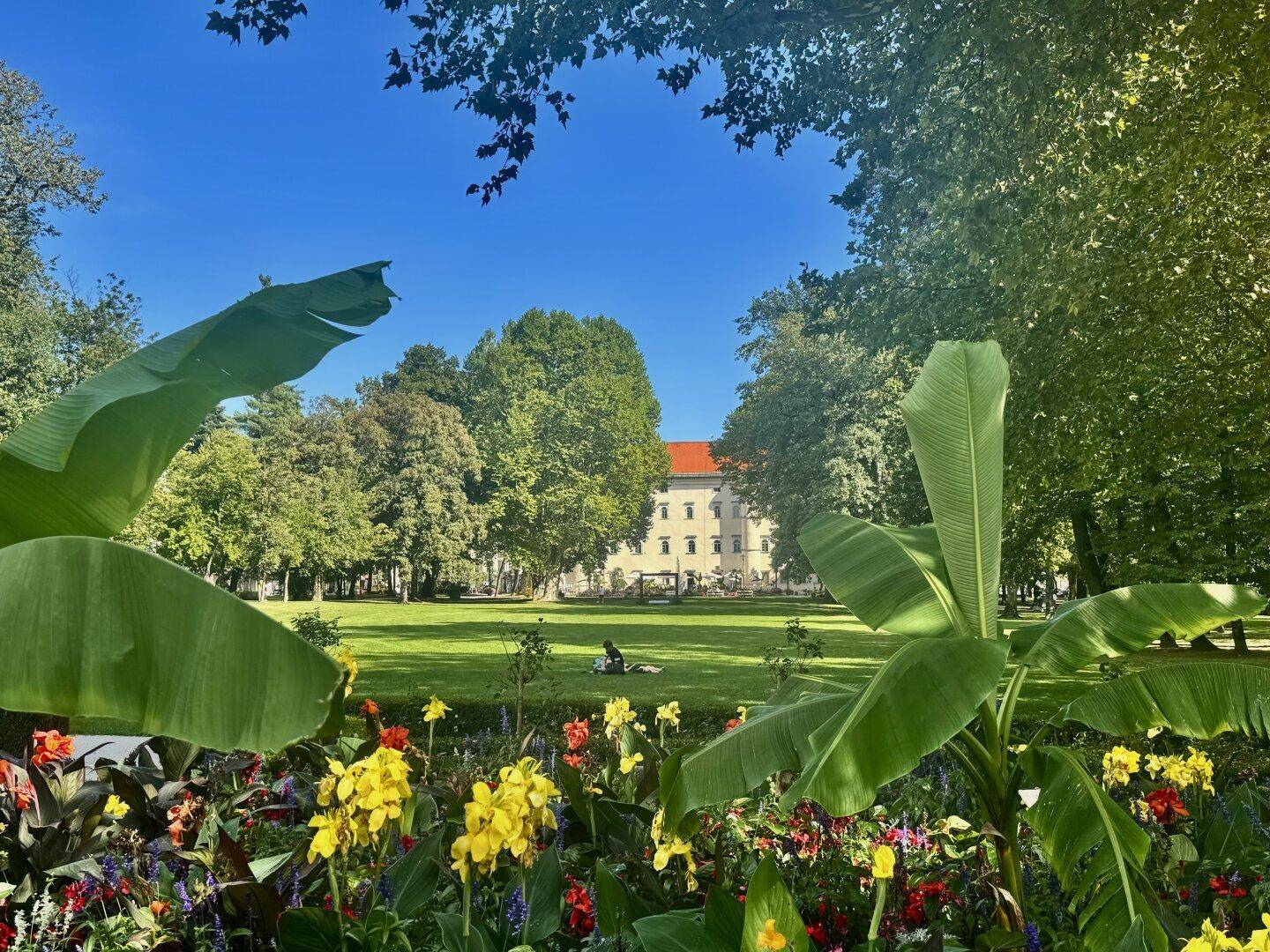 Stadtpark Spittal/Drau mit Schloss Porcia