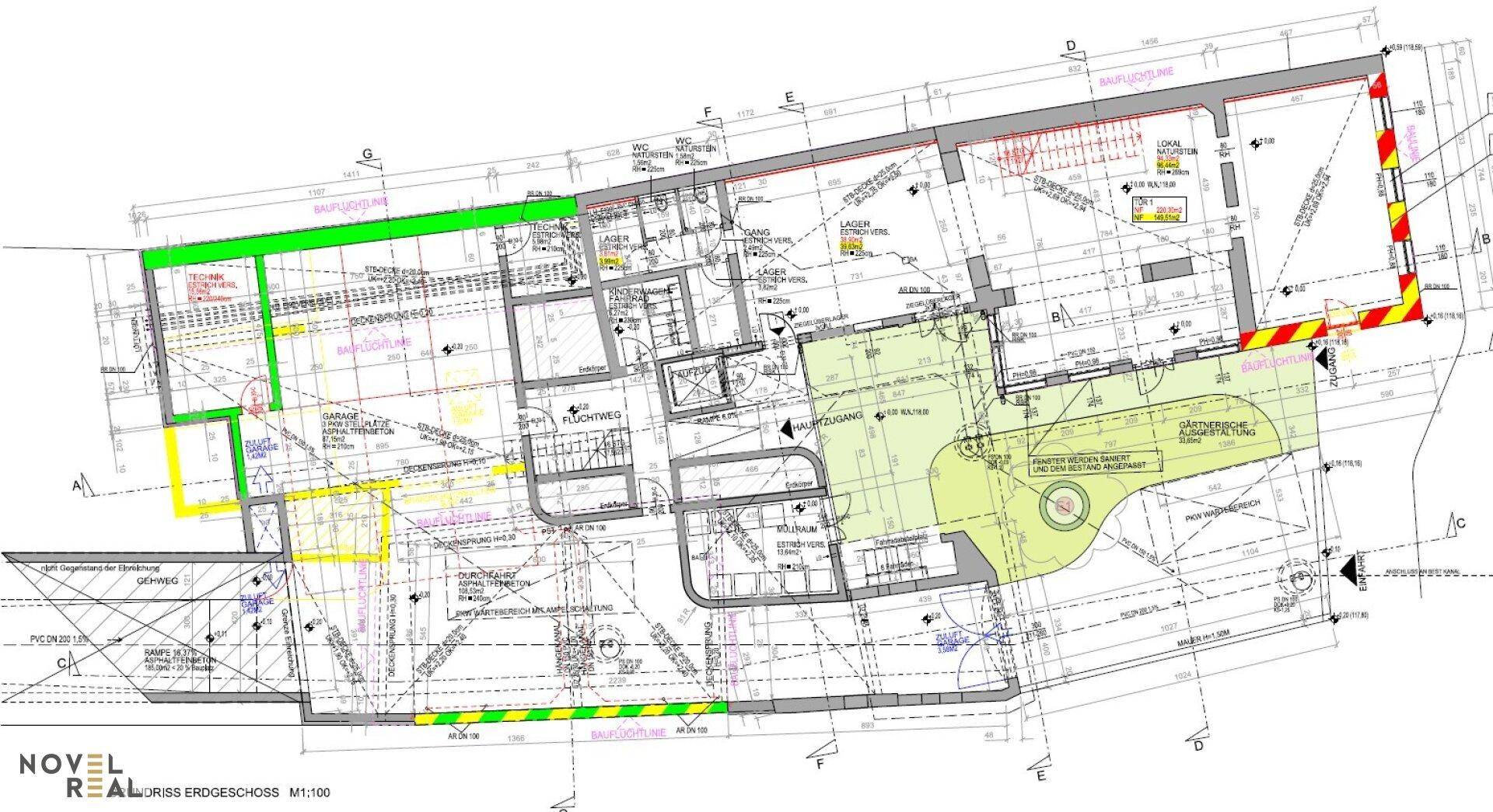 Detaillierter Grundriss des Erdgeschosses mit verschiedenen Räumen, offenem Layout und Außenbereichen.