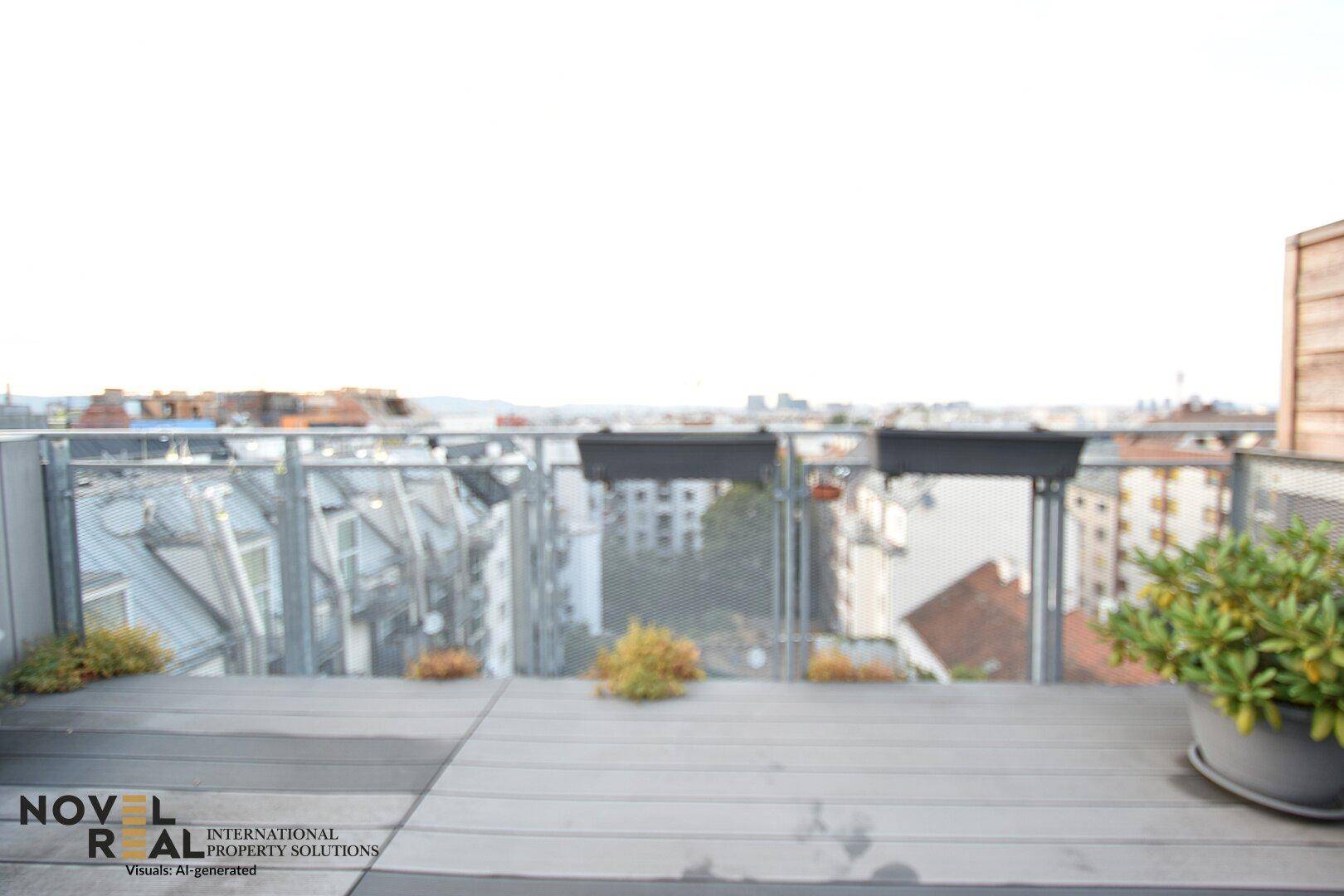 Weitläufiger Blick über die Stadt von einer modernen Dachterrasse mit Glasgeländer.