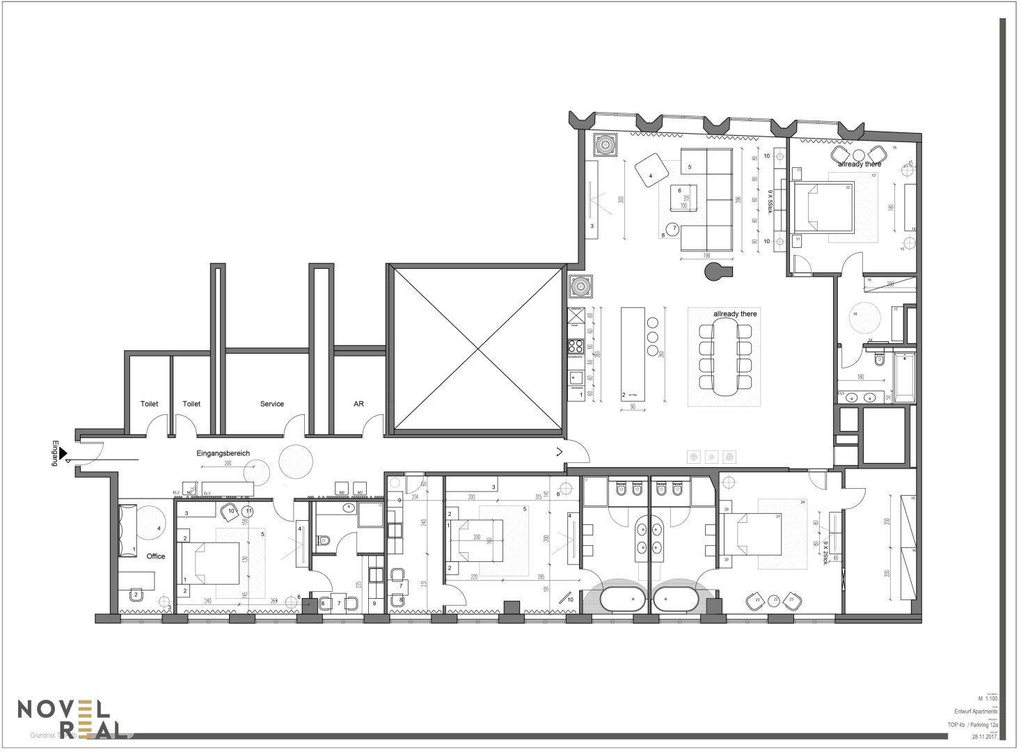 Detaillierter Grundriss einer Wohnung mit mehreren Zimmern und Bädern.