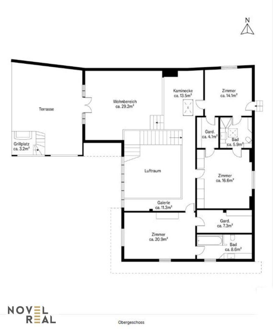 Grundriss des Obergeschosses mit Wohnbereich, Zimmern, Bädern und Terrasse.