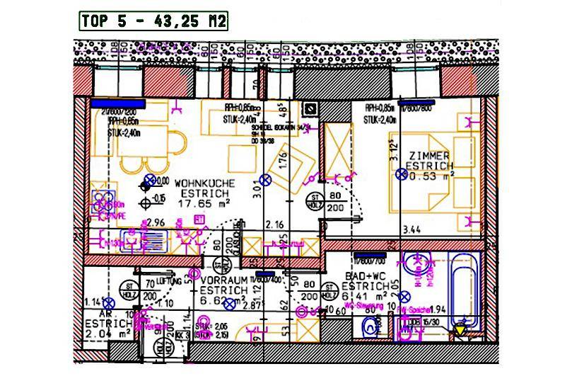Grundriss der Wohnung TOP 5 mit offener Wohnküche, einem Schlafzimmer und Badezimmer.