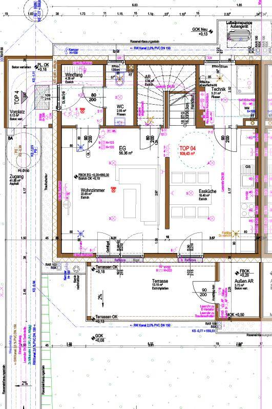 Grundriss des Erdgeschosses mit Wohnzimmer, Essküche und Zugang zur Terrasse.