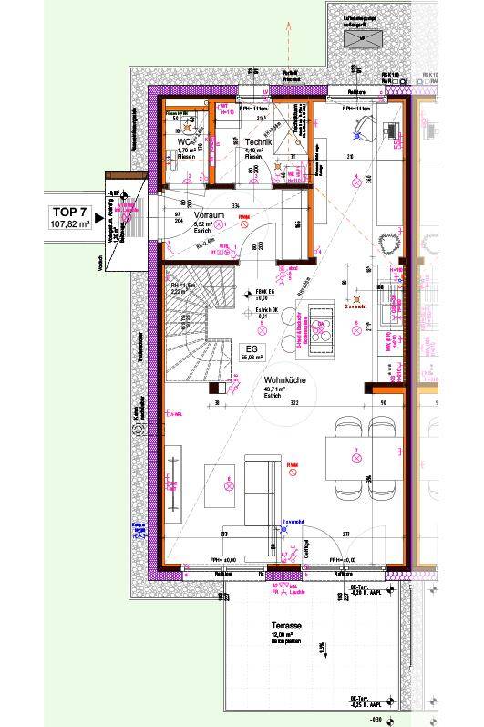 Grundriss des Erdgeschosses mit offenem Wohn- und Kochbereich, Gäste-WC und direktem Zugang zur Terrasse.