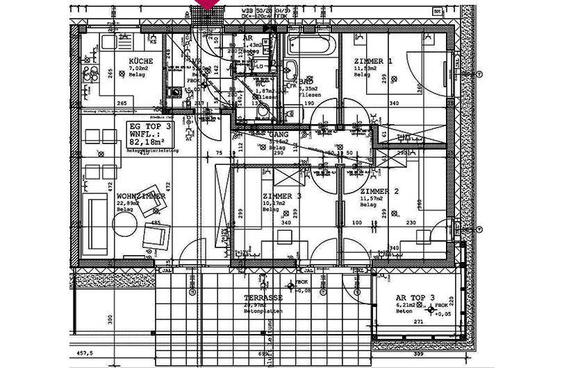 Detaillierter Grundriss einer Wohnung mit drei Zimmern, separater Küche und großer Terrasse.