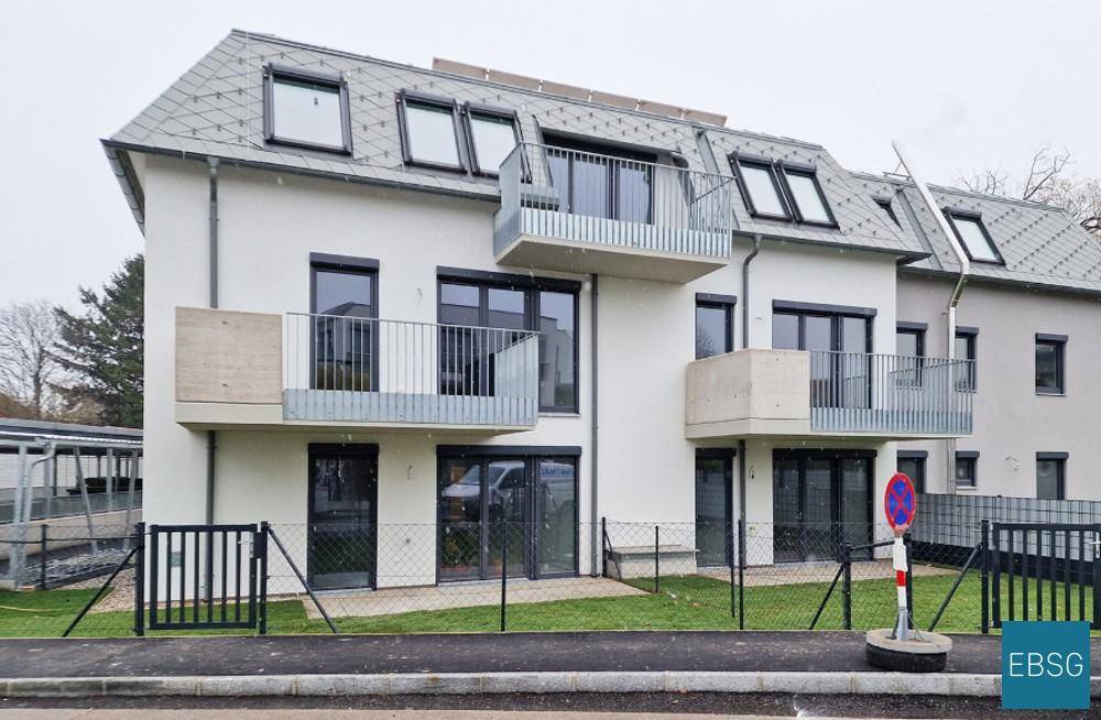 Erdgeschoßwohnung mit Terrasse und Garten