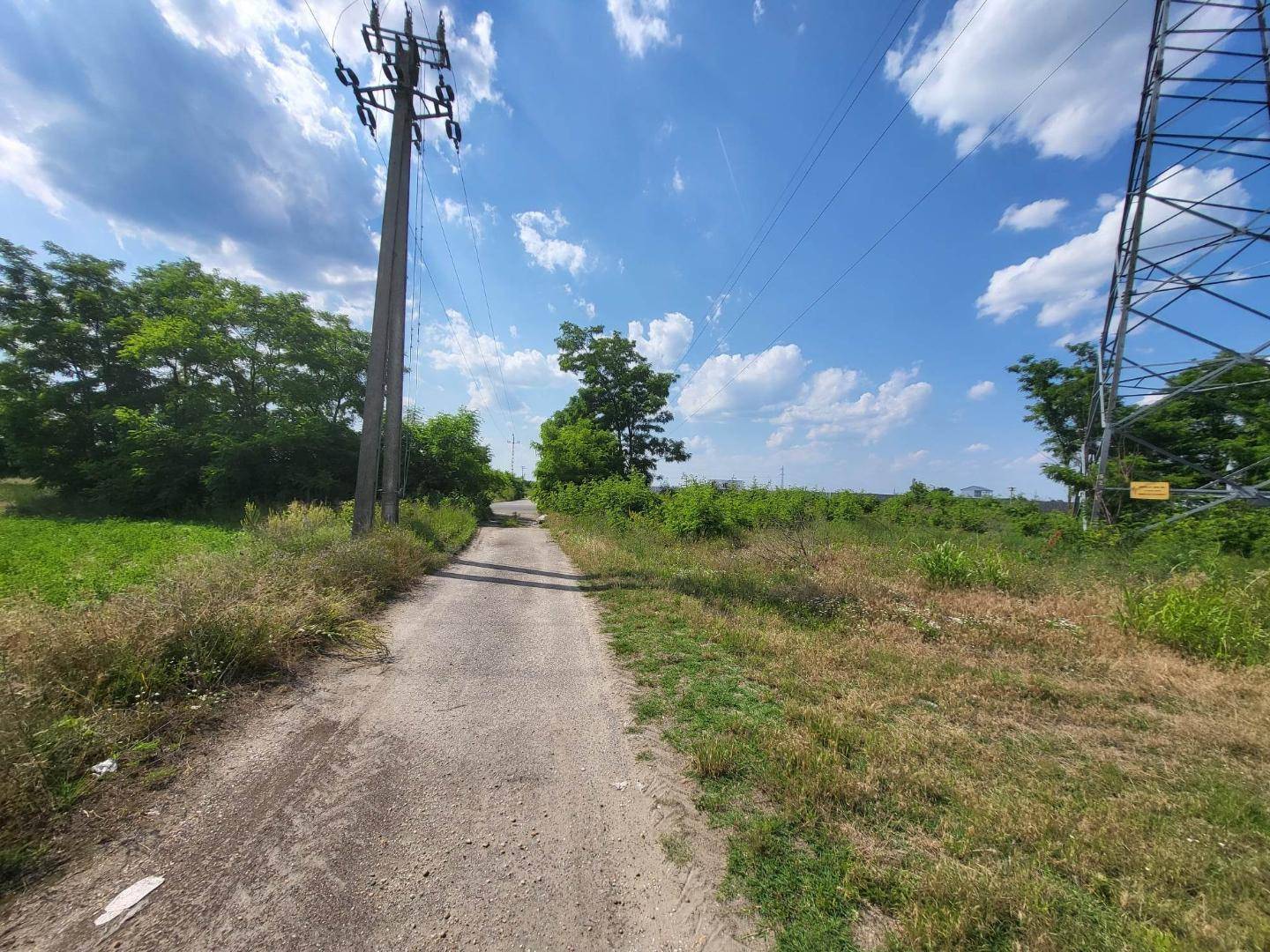 Örkény 48 ha Schotterweg