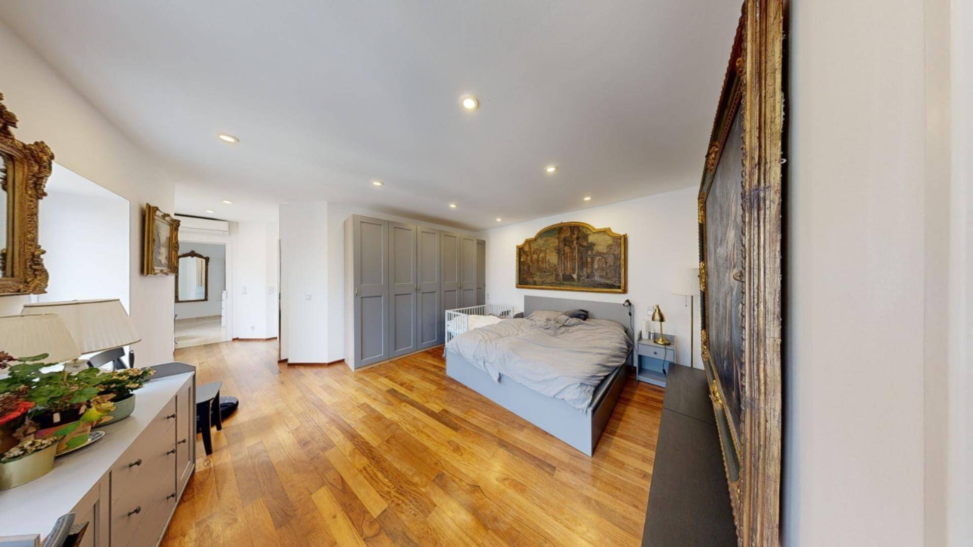 Schlafzimmer 1