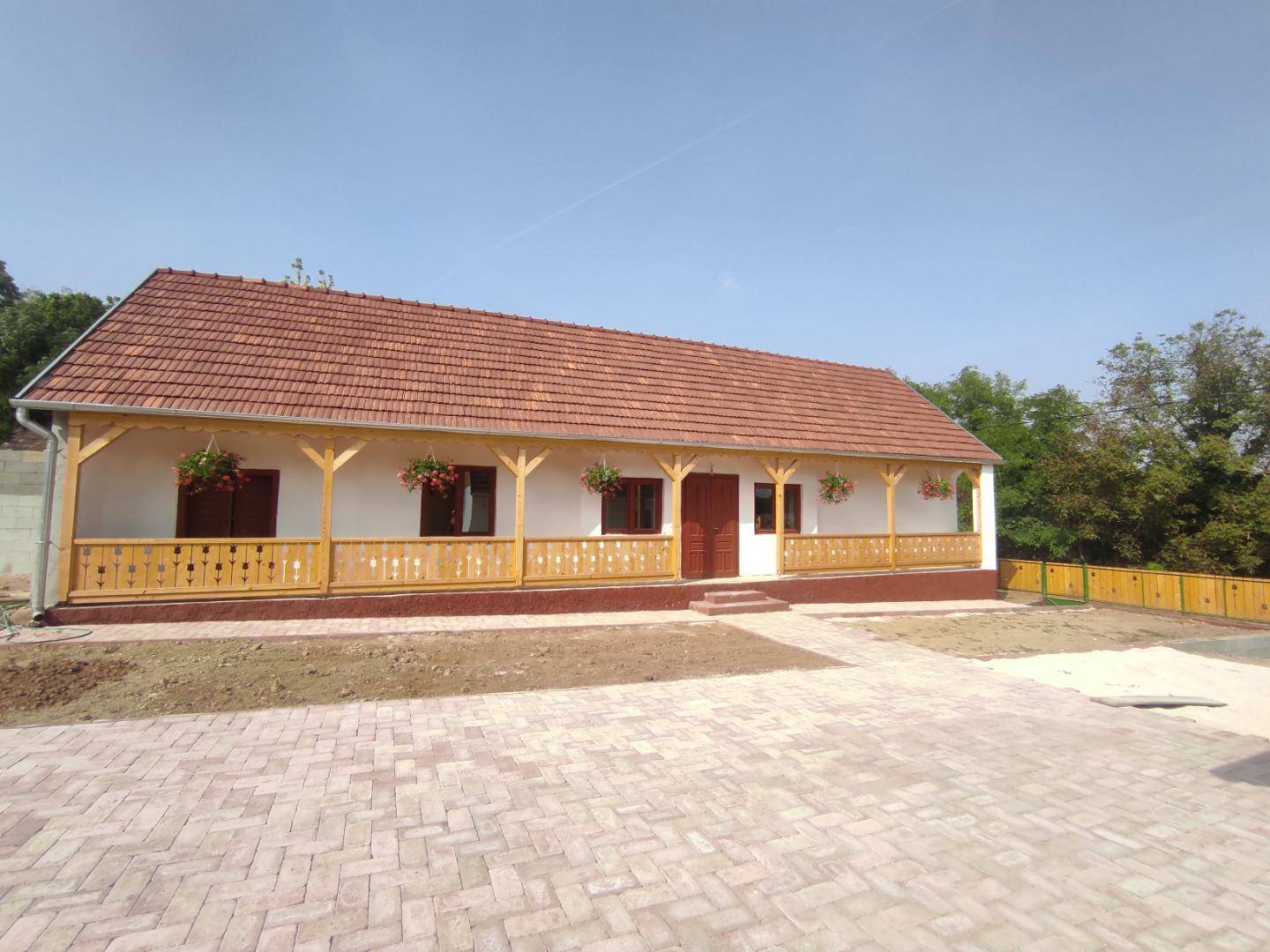 Haus1