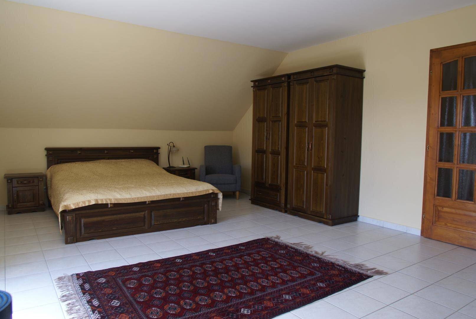Schlafzimmer 1