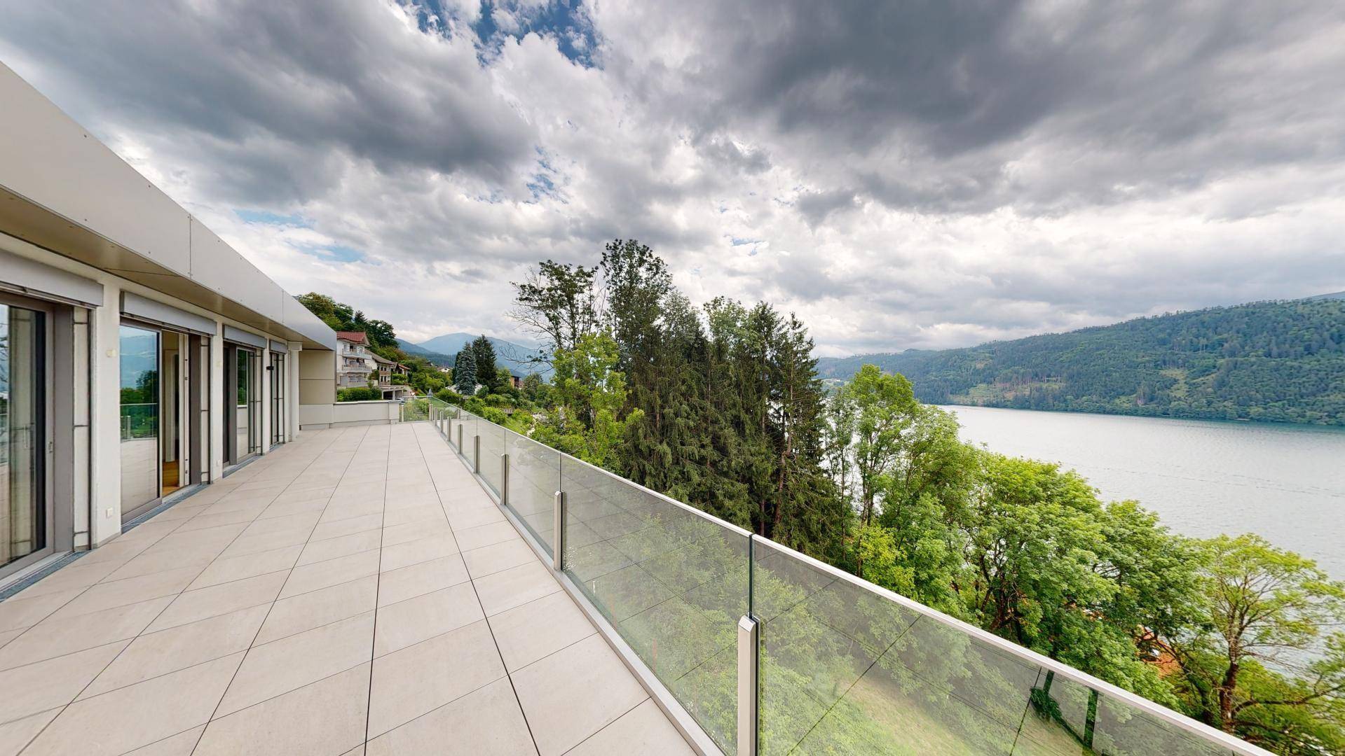 LUXUS-PENTHOUSE MIT TRAUMHAFTEN SEE-AUSBLICK UND PERFEKTER LAGE IN MILLSTATT - Ansicht 2