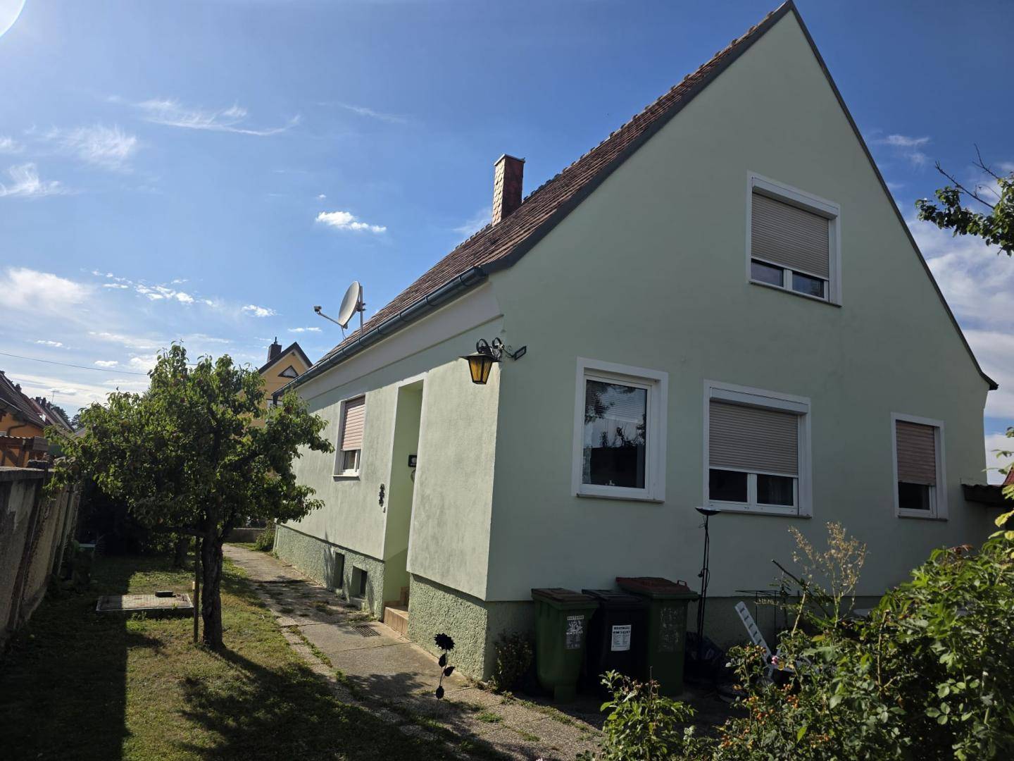 Einfamilienhaus mit Garten und 3 Schlafzimmern - Ansicht 3
