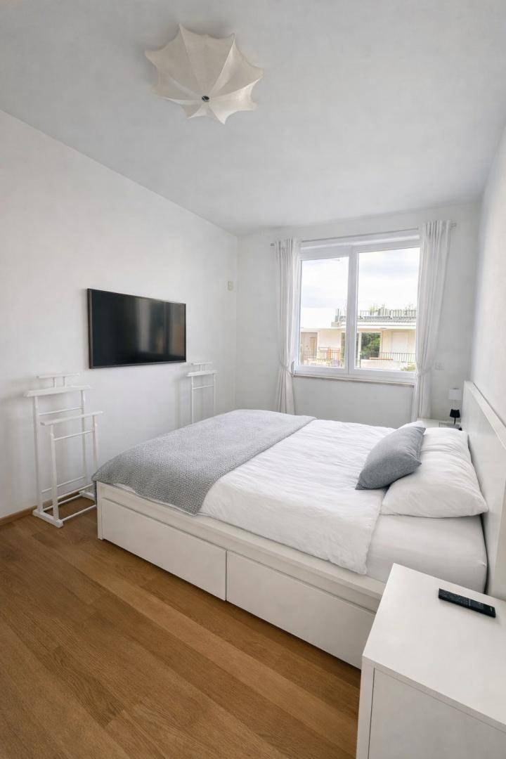 Moderne 4-Zimmer Wohnung mit Terrasse und Garten - Widok 6