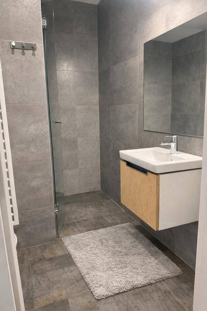 Moderne 4-Zimmer Wohnung mit Terrasse und Garten - Więcej