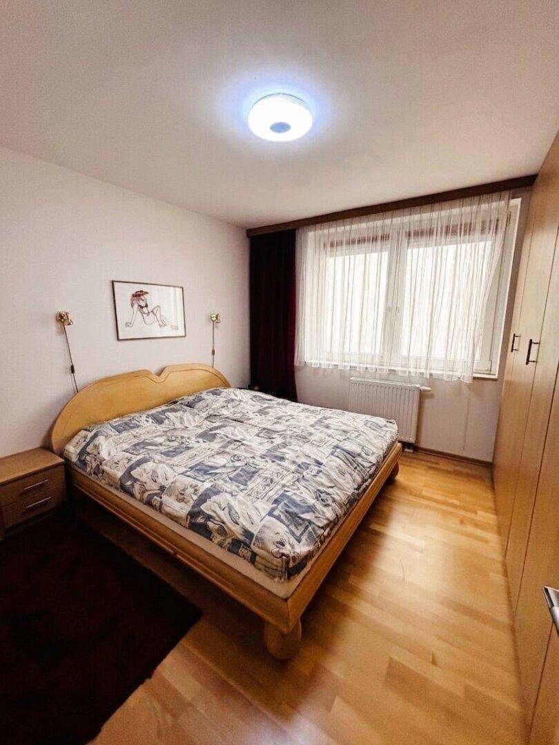 Schlafzimmer 1