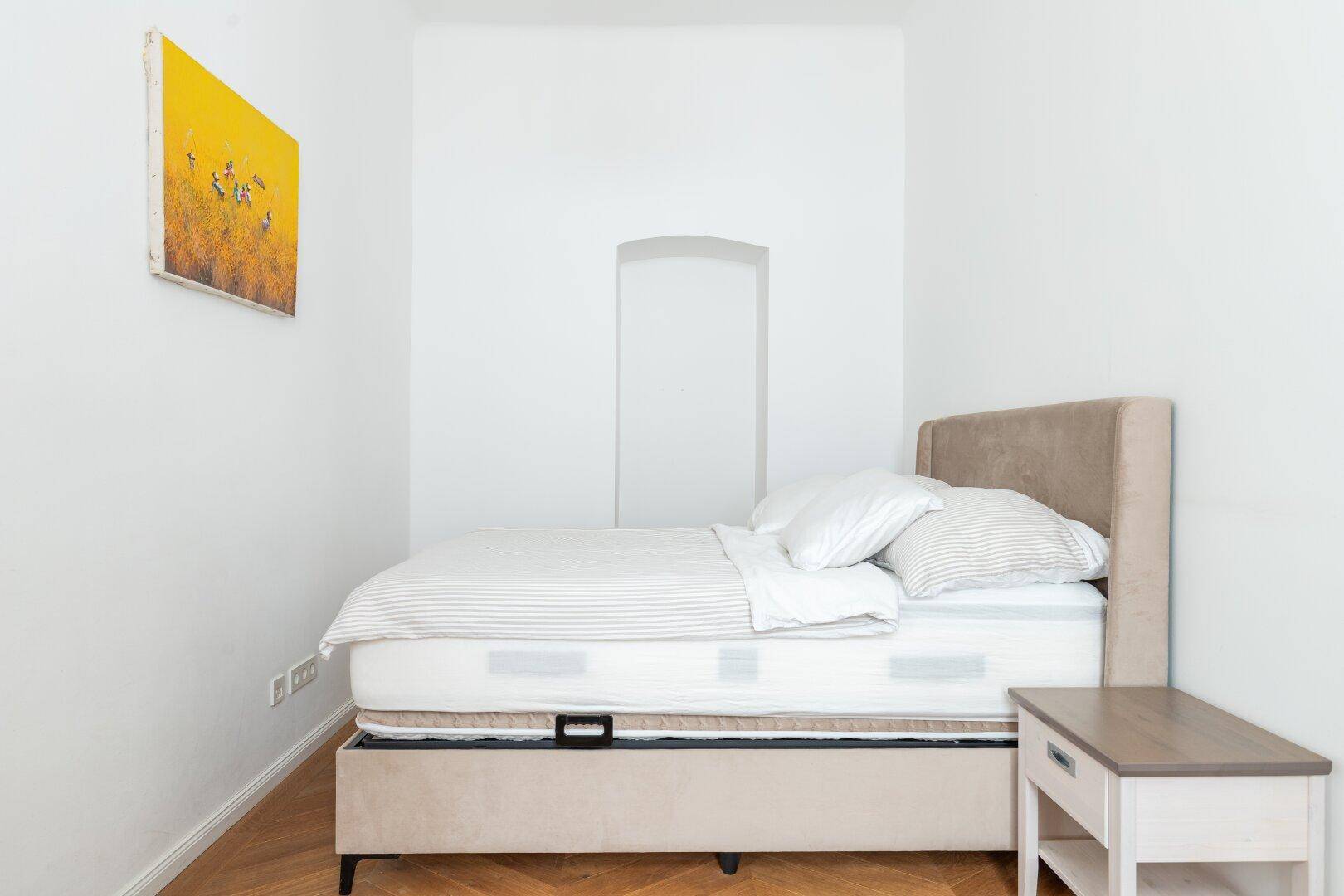Schlafzimmer 1