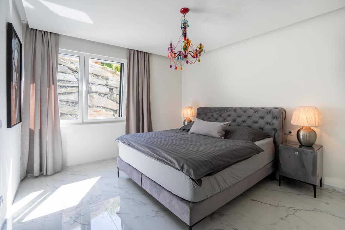 Schlafzimmer UG