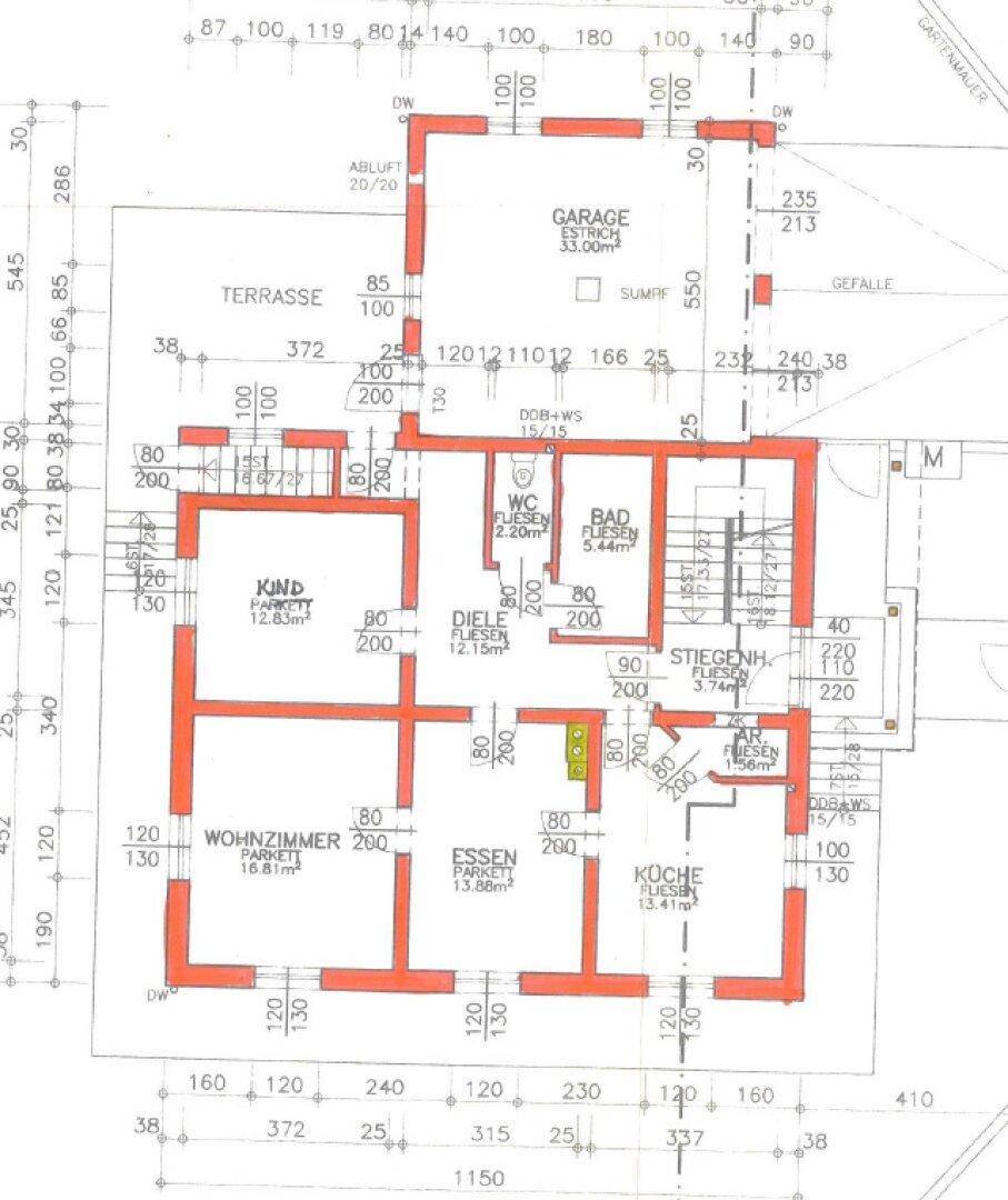 Grundriss des Erdgeschosses mit Wohnzimmer, Küche, Bad, Kinderzimmer und Terrasse.