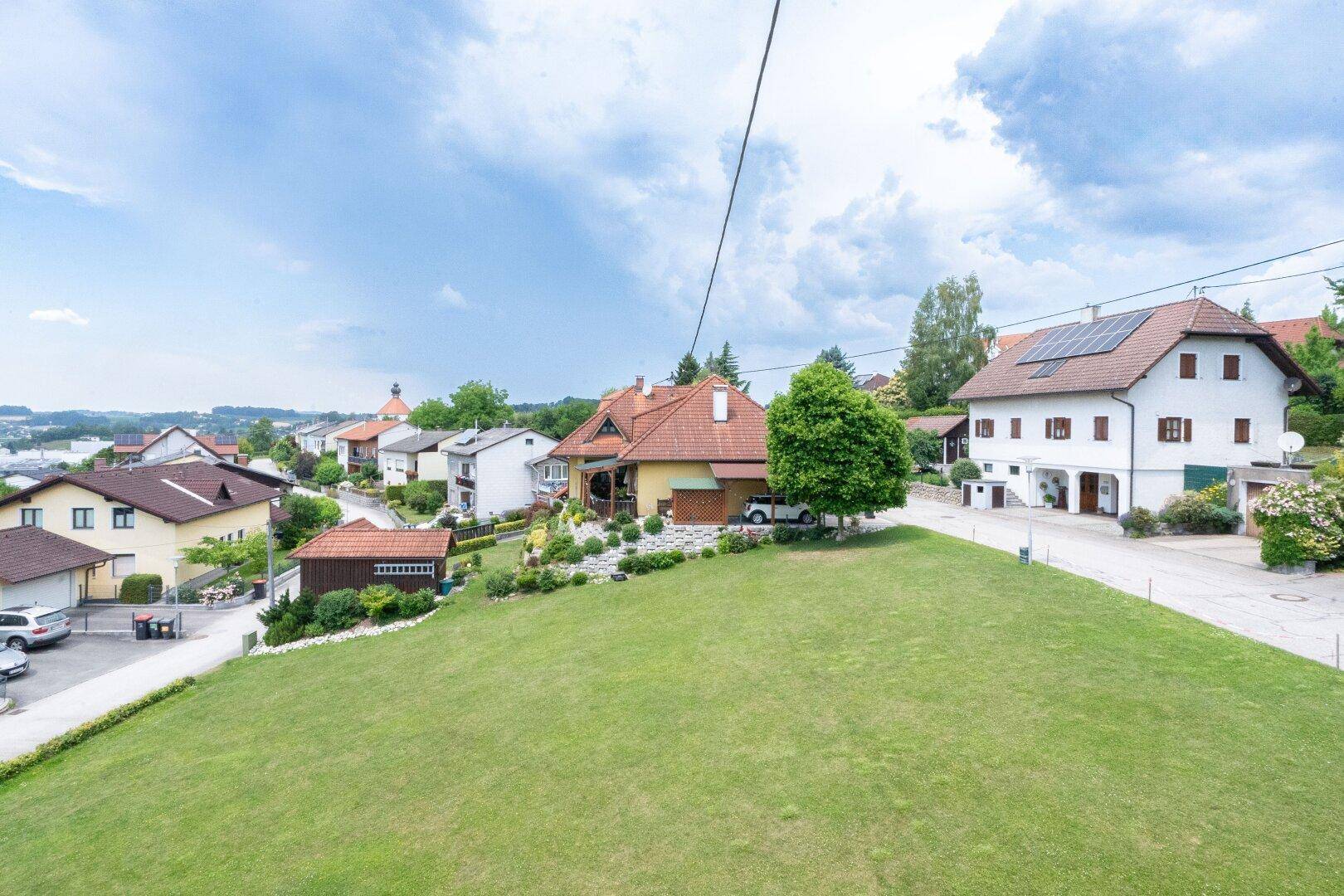 Idyllisches Einfamilienhaus mit Garten und Garage in Schwertberg zu kaufen - Ansicht 2