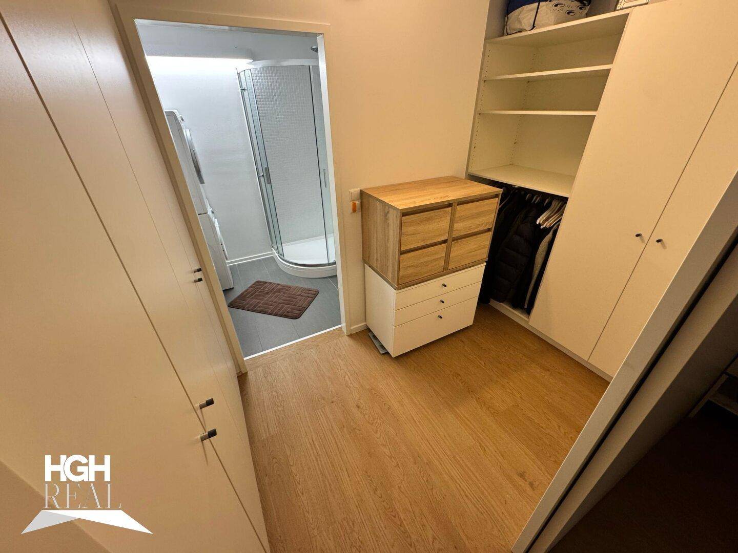 Kleiderschrank