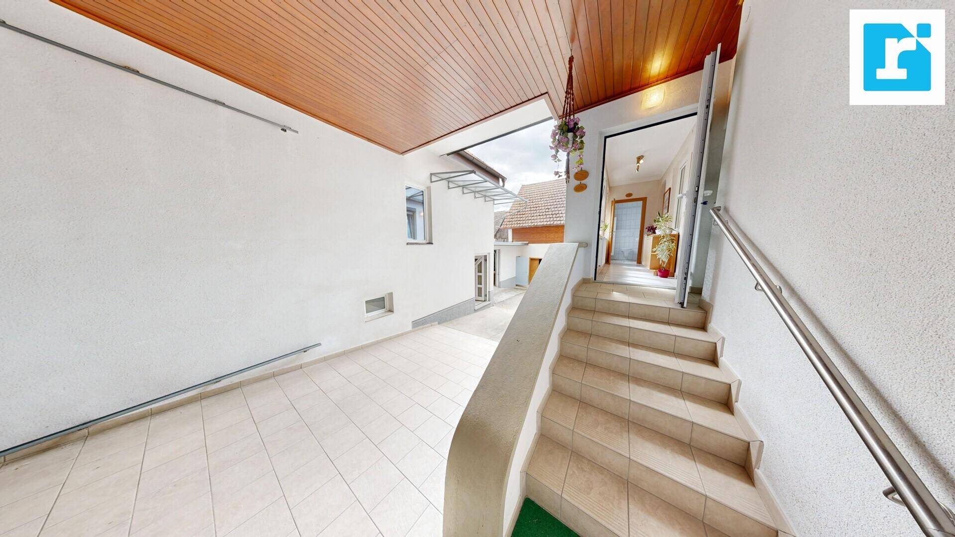Wohnhaus mit Obstgarten, Wald und vielseitigen Nebengebäuden - Ansicht 3