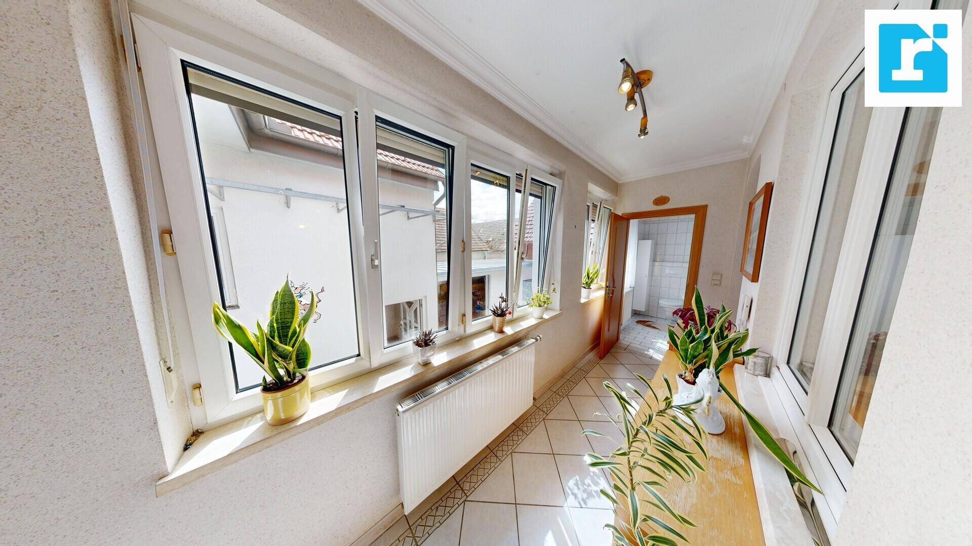 Wohnhaus mit Obstgarten, Wald und vielseitigen Nebengebäuden - Ansicht 4