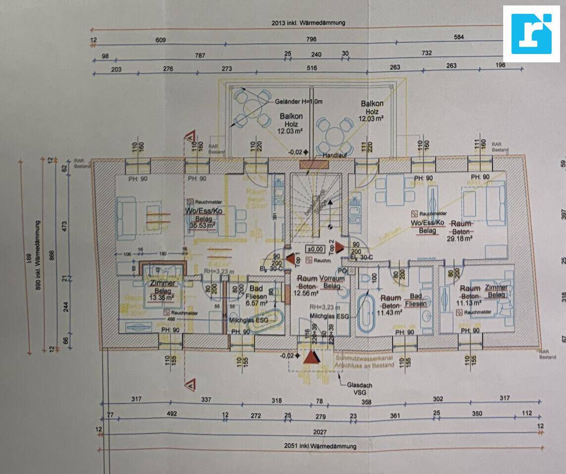 Detaillierter Grundriss mit zwei Wohneinheiten, jeweils mit Balkon, Wohn-Essbereich und Schlafzimmer.