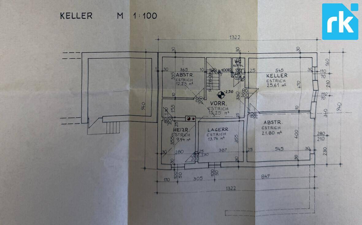 Grundriss des Kellers mit Heizraum, Lagerraum und weiteren Abstellbereichen.