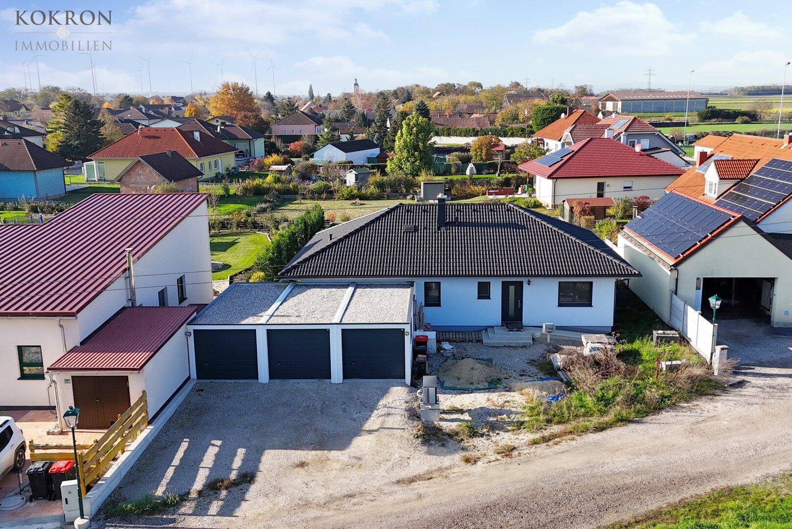 Ansicht von oben, Haupteingang, Garagen