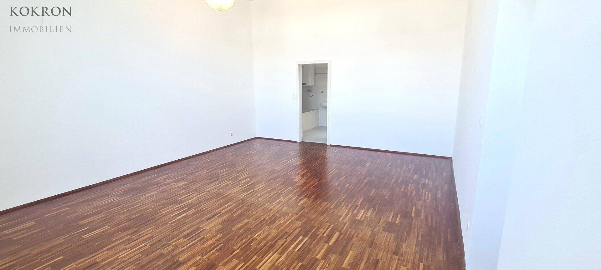 Schlafraum mit direkten Zugang zum Bad