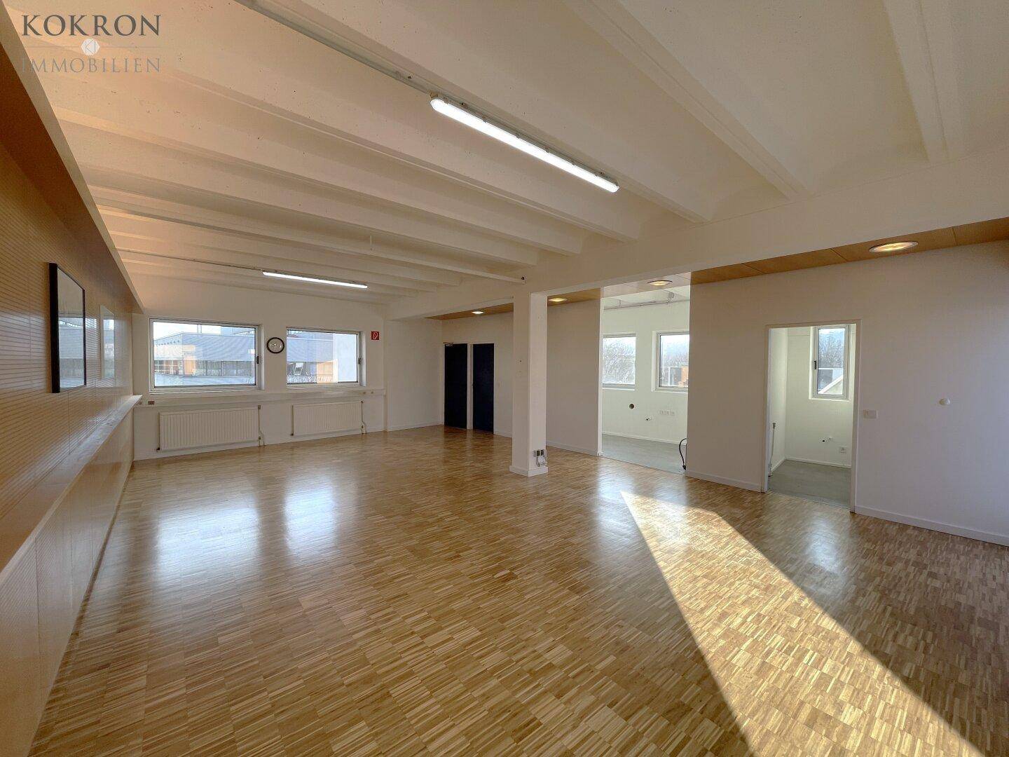 Helles Büro im Dachgeschoß mit eigener Terrasse - all-inclusive Miete – pohled 2