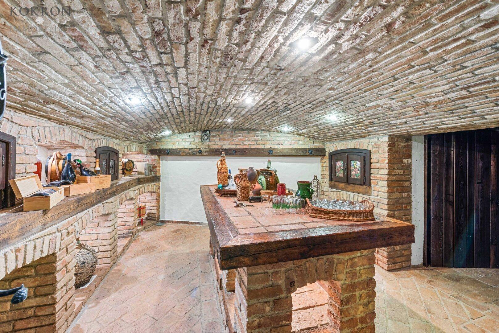 Ein- oder Mehrfamilienhaus - 315 m² Wohnfläche - großer Garten - Eventstadl - XXL-Garage - Ansicht 6