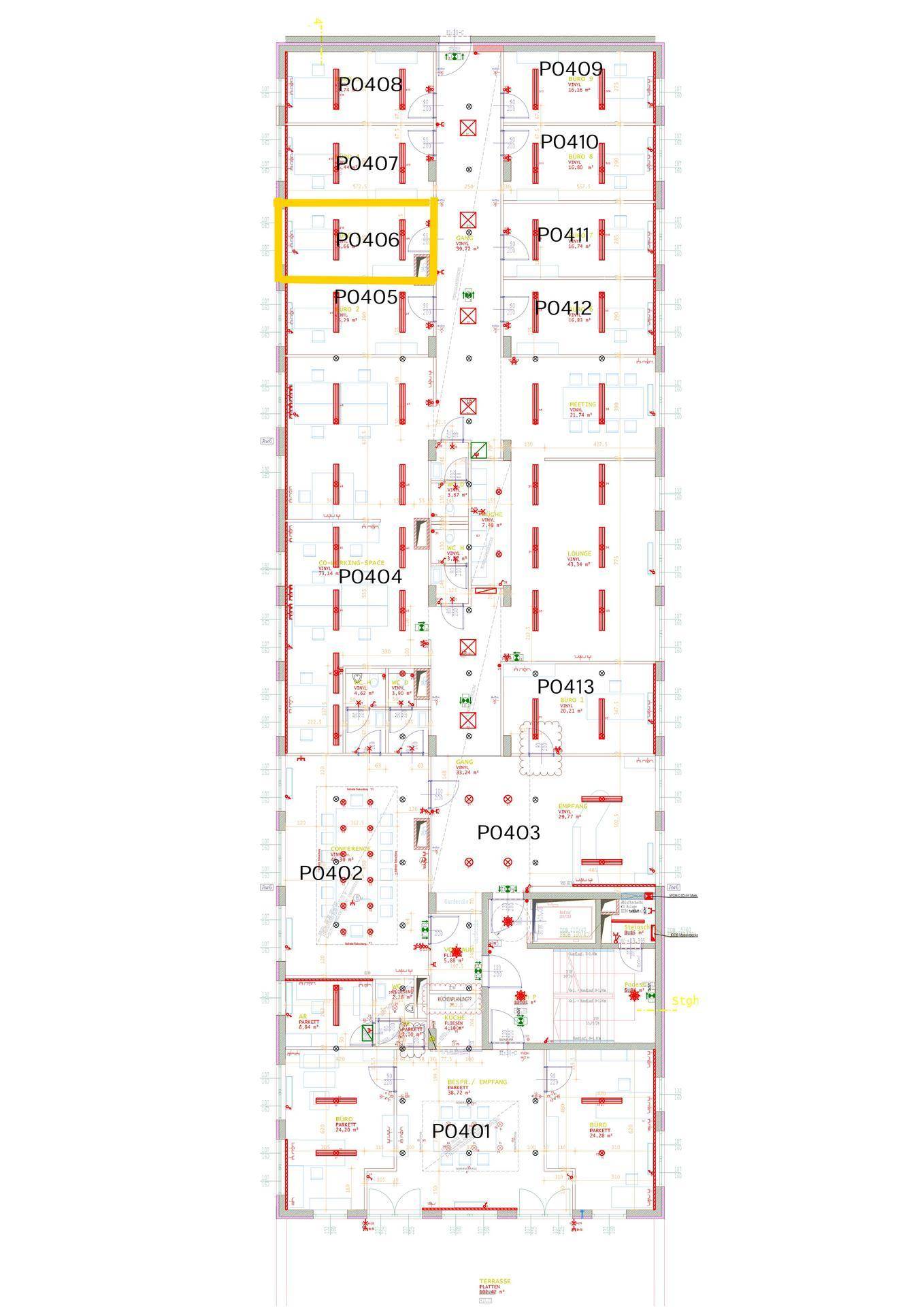 Detaillierter Grundriss eines Gebäudegeschosses mit mehreren Büroeinheiten und Aufzugzugang.
