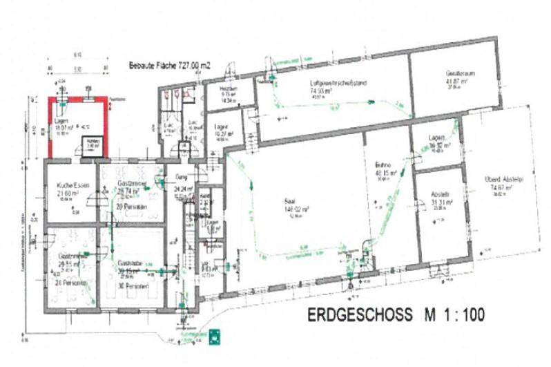 Grundriss des Erdgeschosses mit verschiedenen Räumen und Flächenangaben.