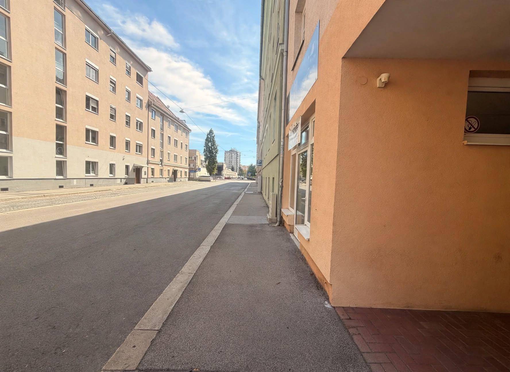 empty_street_scene.jpg