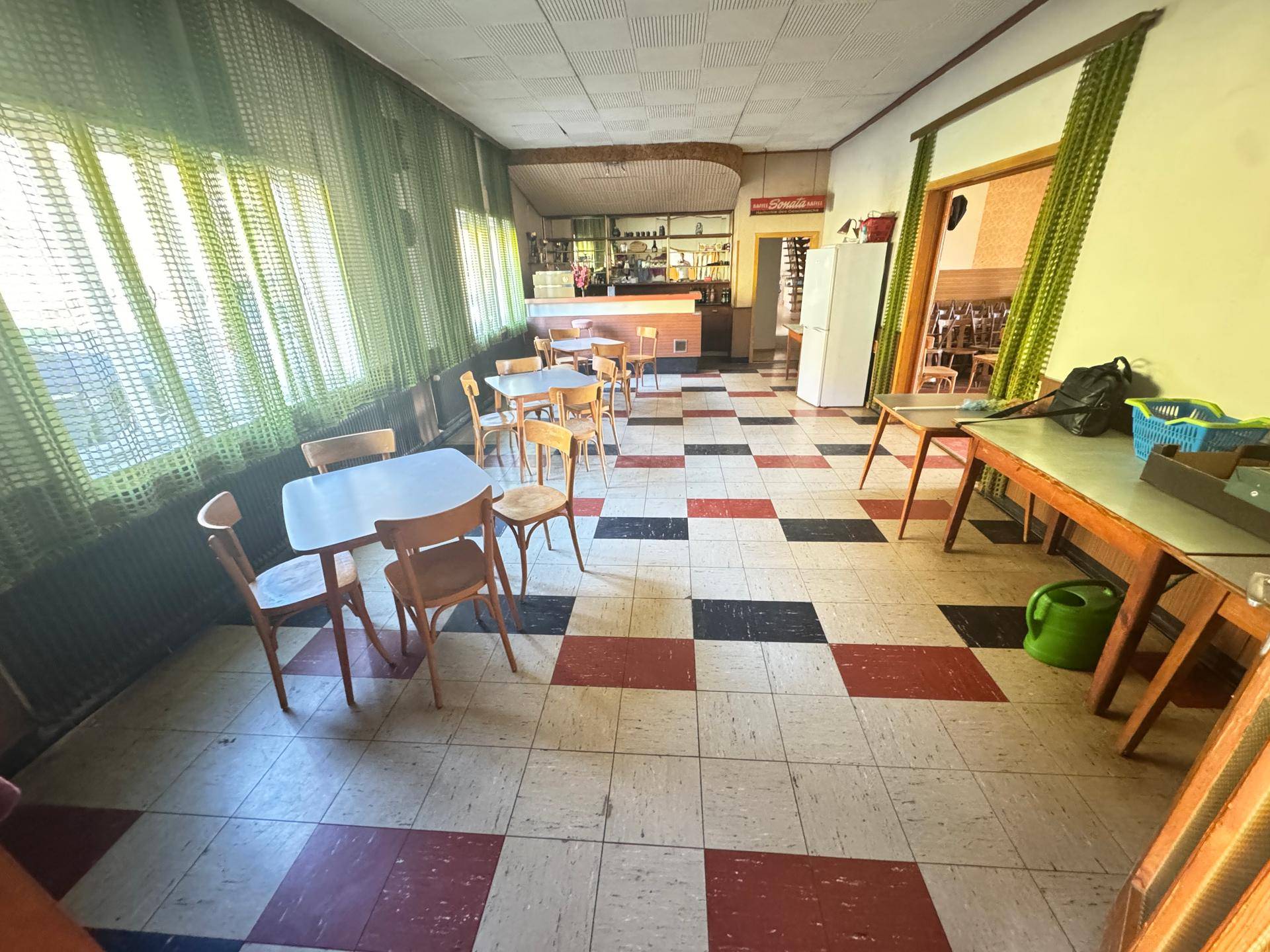 Einfamilienhaus mit Gastronomie- und Gewerbeflächen – vielseitiges Anwesen in Kapfenstein - Ansicht 6