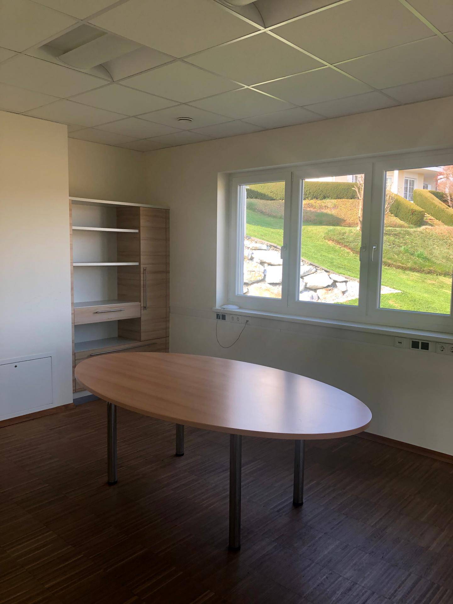B&#252;ro_EG_Bespr_1.JPG