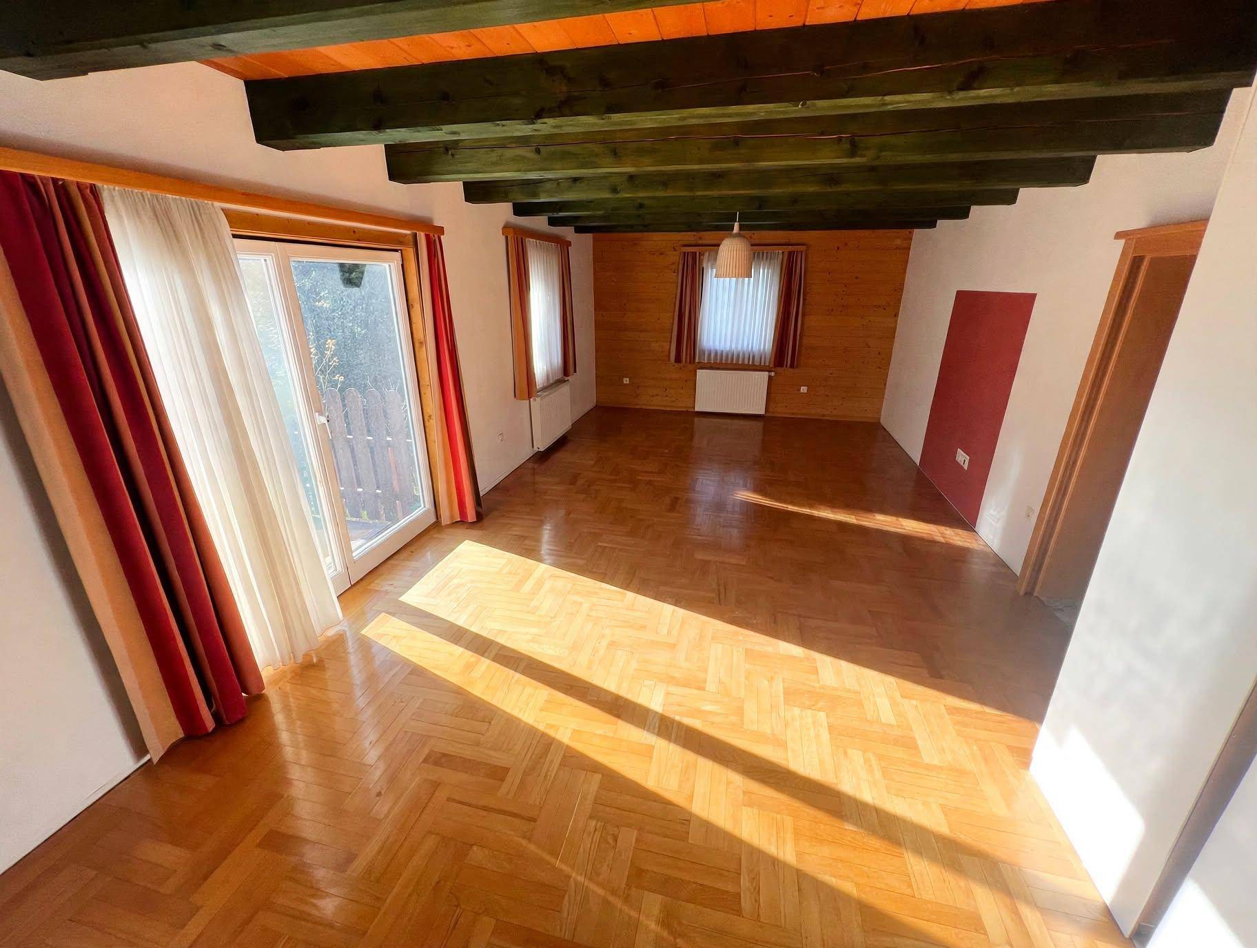 sunlit_real_estate_interior_1.jpg
