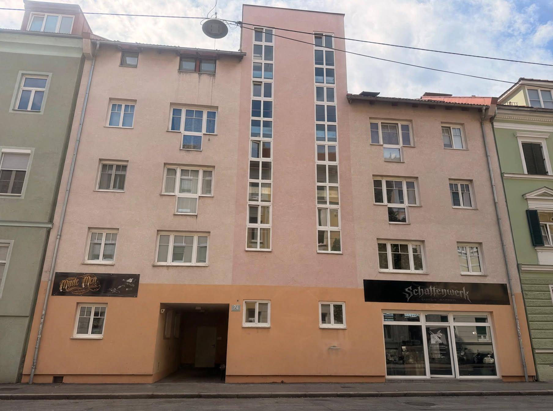 empty_street_scene_2.jpg