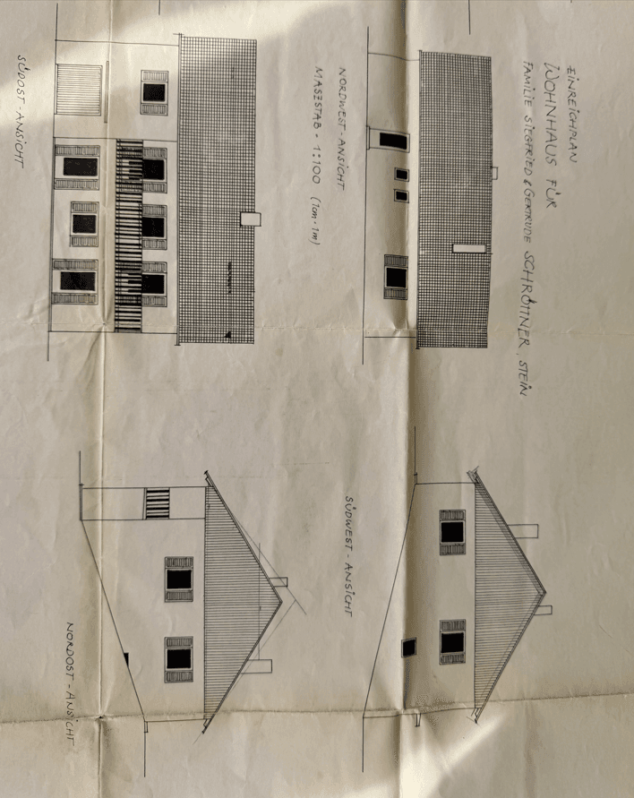 Architektonische Ansichten des Gebäudes von verschiedenen Seiten, inklusive Nordost- und Südwestansicht.