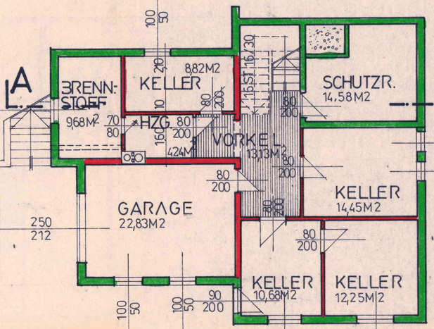 Grundriss des Untergeschosses mit Garage, Heizraum, Brennstofflager und mehreren Kellerräumen.