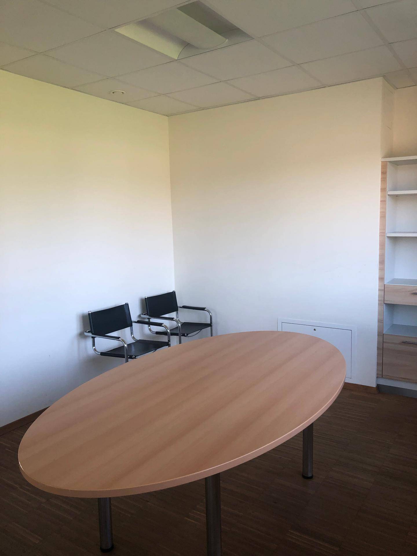 B&#252;ro_EG_Bespr_2.JPG