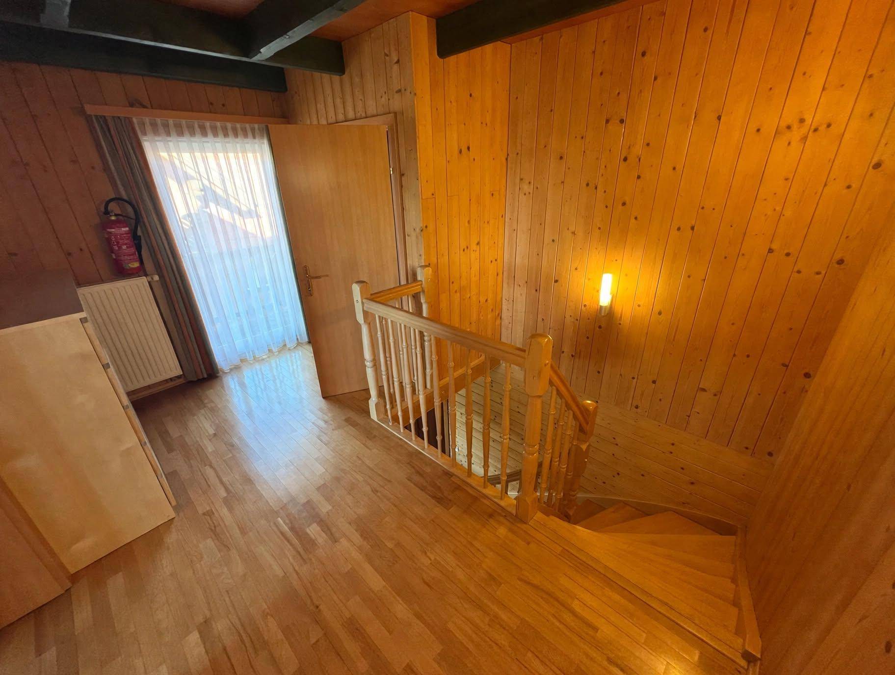 bright_wooden_staircase.jpg